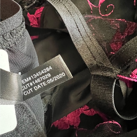 Torrid TWO TONE FLORAL FUCHSIA EMBROIDERED MESH BODYSUIT Size 2X - Picture 9 of 14